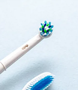 Remplacer sa brosse à dents par une brosse à dents à tête remplaçable